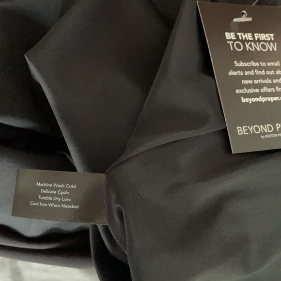 NWT- BOSTON PROPER - Slim & Shaped Ruched Top - Picture 4 of 5